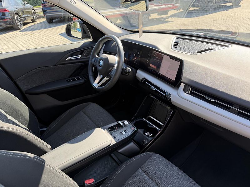 BMW X1 (2024) 18i 100kW LED KAMERA CZ - fotka 30 z 40