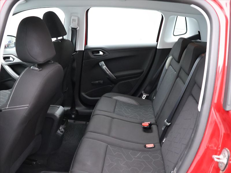 Peugeot 2008 1,2 PureTech 60kW CZ Active - fotka 13 z 28