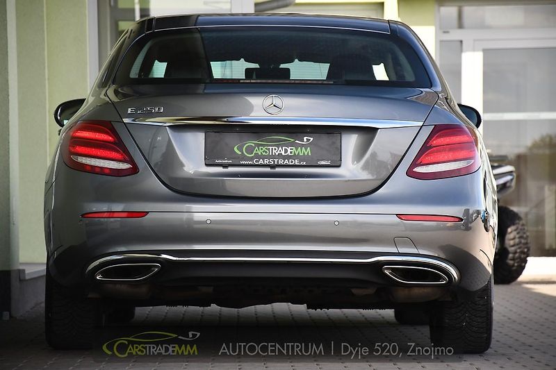 Mercedes-Benz Třídy E 250 - fotka 4 z 53