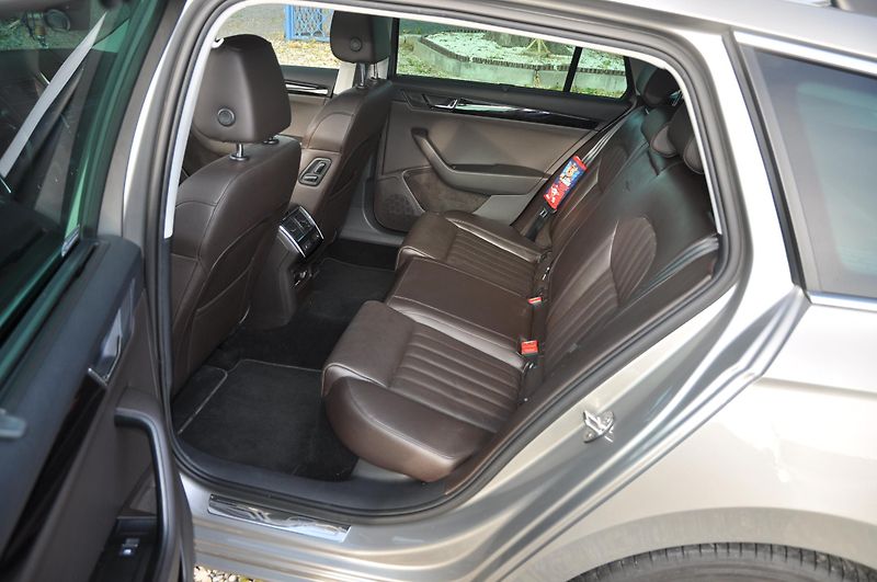 Škoda Superb III 2.0TDI 140kW KOMBI L+K - fotka 7 z 22