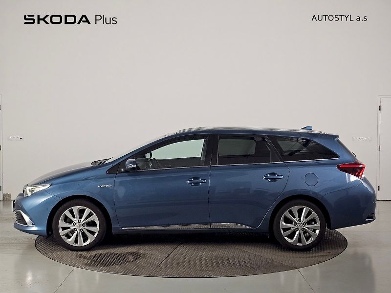 Toyota Auris (2015) TS 1.8HEV EXECUTIVE - fotka 3 z 29