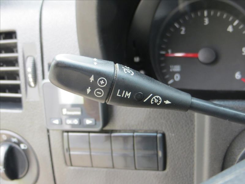 Volkswagen Crafter 2,0 TDI L3H3 5míst TZ Nez.top - fotka 18 z 23