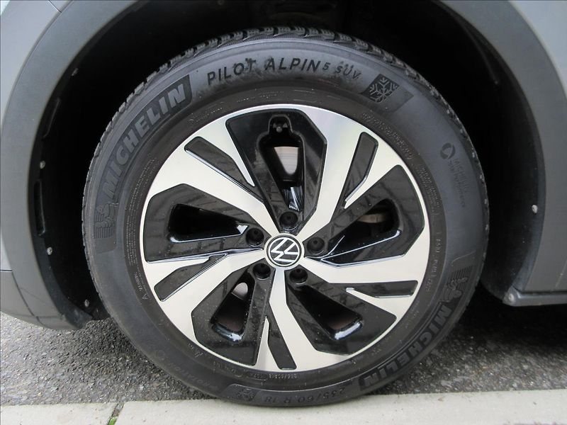 Volkswagen ID.4 125Kw, Navi, Vyhř.sed,okno, DP - fotka 24 z 26
