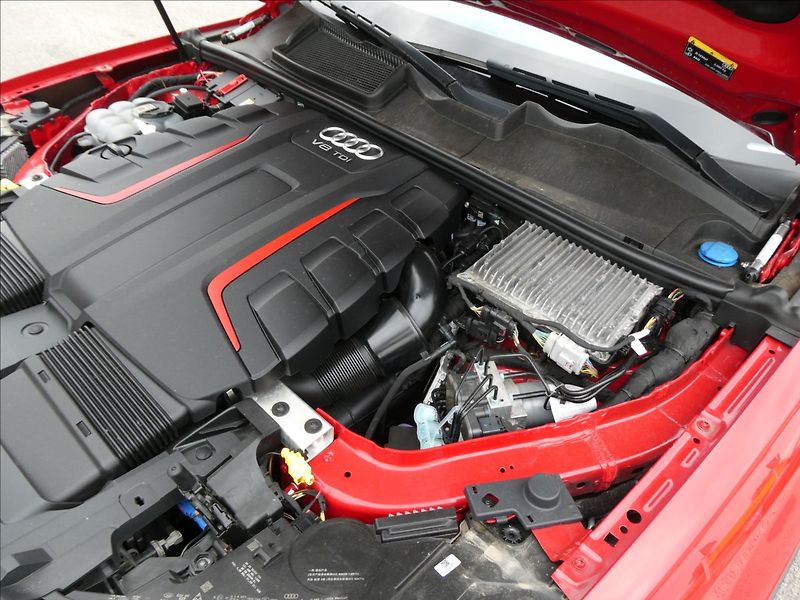 Audi SQ7 4,0 TDi V8 320kWwebasto,matrix - fotka 50 z 50