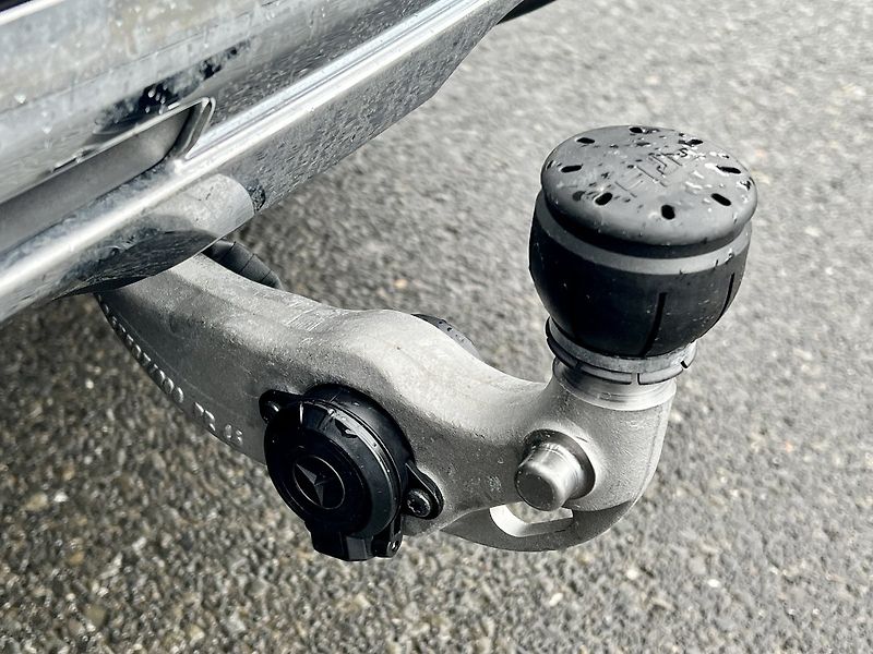 Mercedes-Benz GLC (2025) 300 de 4M Plug-In hybrid - fotka 25 z 29