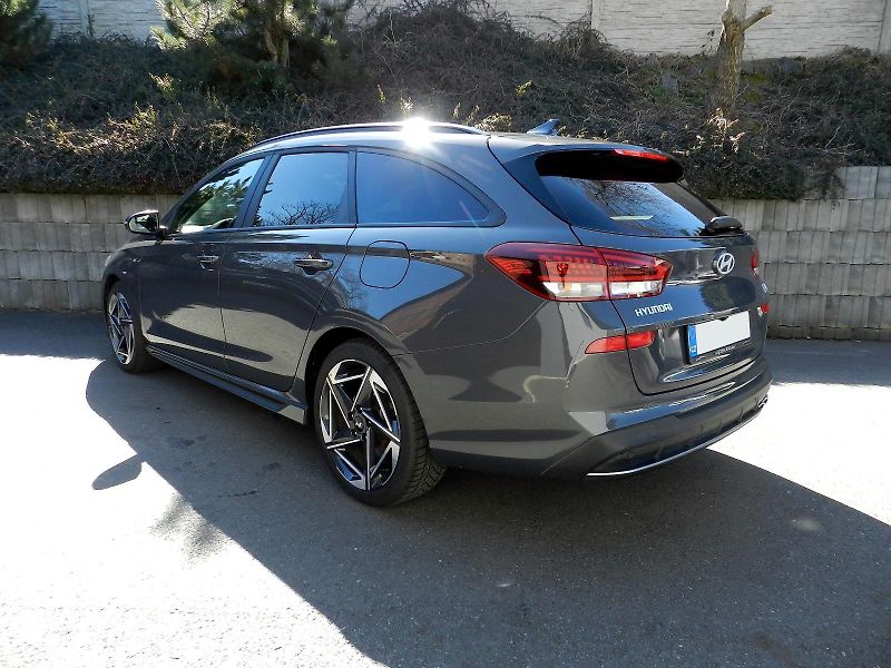 Hyundai i30 N-LINE FL 1.5 T-GDI 103 kW DPH - fotka 4 z 29