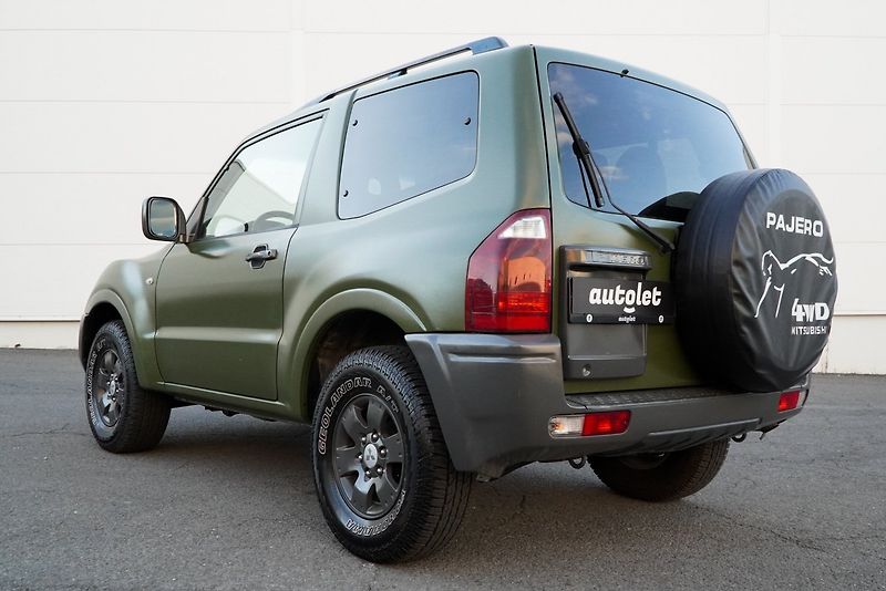 Mitsubishi Pajero 3.2 Di-D 4x4 AUTOMAT - fotka 9 z 32