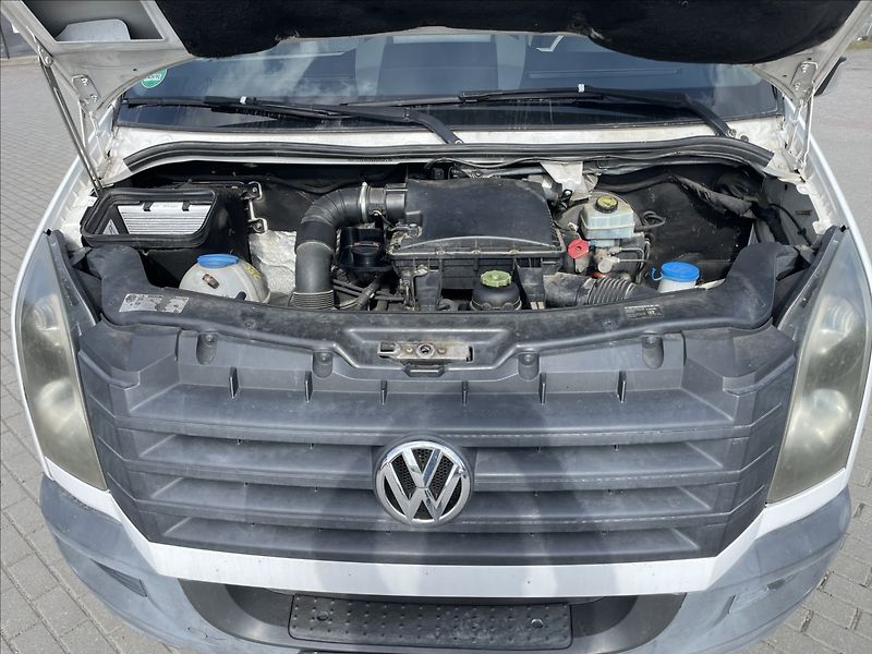 Volkswagen Crafter 2,0 TDi 120kw polointegrovaný - fotka 13 z 42