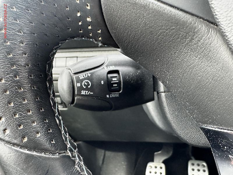 Peugeot 2008 (2019) 1.2PT, Crossway, navi, panor - fotka 13 z 19