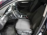Volkswagen Passat (2011) 1.6 TDi, 1.maj, servis.kniha - náhled 9