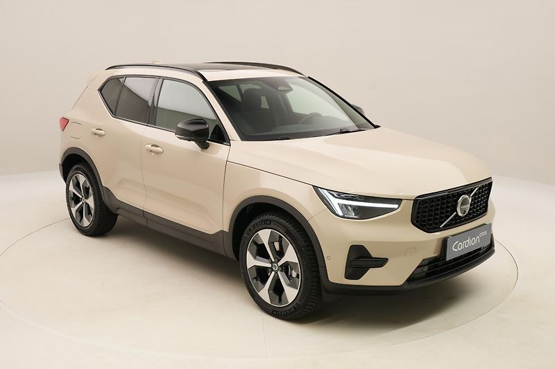 Volvo XC40 (2026) B3 AUT DARK ULTRA  - fotka 16 z 61