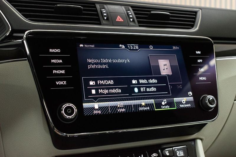 Škoda Superb TDI 147kW L&K 4x4*DPH*ČR 1.MAJ - fotka 36 z 52