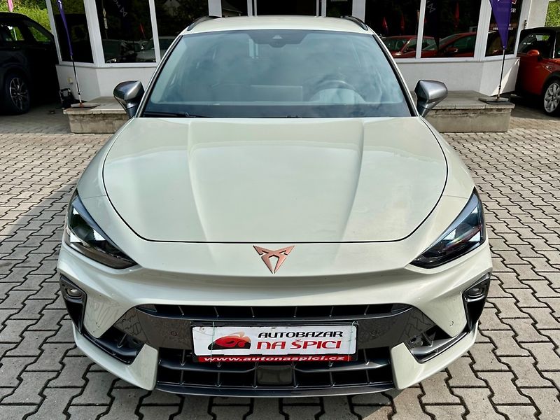 Cupra Leon (2025) VZ 2.0TSI 245kW EXTREME - fotka 3 z 38