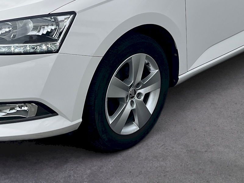 Škoda Fabia (2019) Ambition 1.0TSi 70kW 5°manuáln - fotka 26 z 26