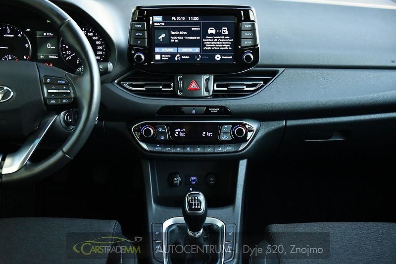 Hyundai i30 1.6CRDi NAVI KAMERA CARPLAY - fotka 22 z 48