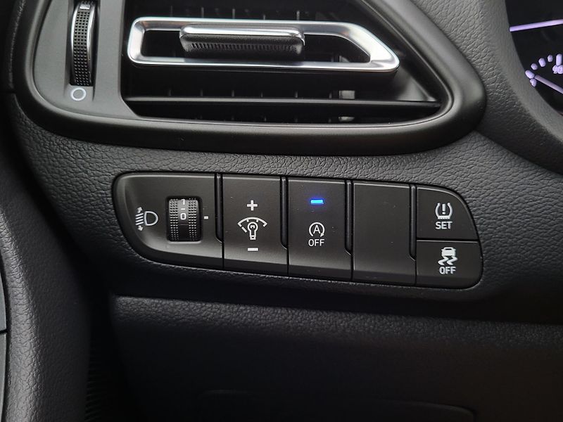 Hyundai i30 WG 1.5 T-GDI 118kW SMART *ČR - fotka 21 z 44