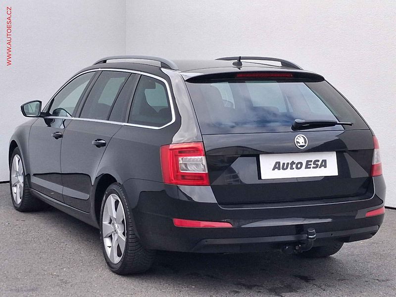 Škoda Octavia (2015) 1.6 TDi, Sport, DSG - fotka 6 z 17
