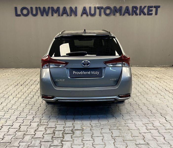 Toyota Auris 1.8 Hybrid AT SELECTION TS - fotka 14 z 16