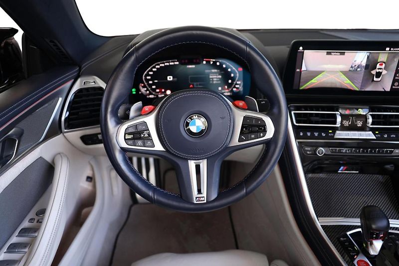 BMW M8 Cabrio - fotka 32 z 33