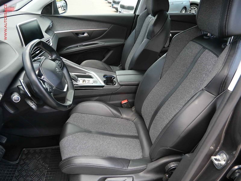 Peugeot 5008 (2018) 2.0HDi, AT, LED, kamera - fotka 10 z 28