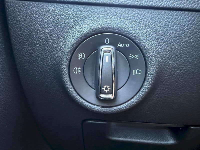 Škoda Superb (2023) 2.0 TDI 110kW Comfort Plus - fotka 11 z 35