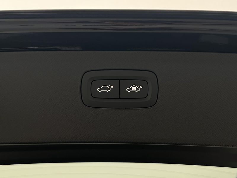 Volvo XC90 (2026) T8 AWD AUT RECHARGE DARK PLUS - fotka 20 z 49