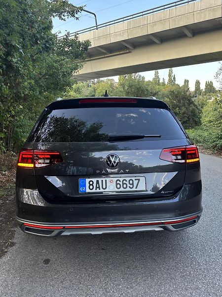 Volkswagen Passat (2021) VW Passat Alltrack 2.0 TDI 147 - fotka 5 z 19