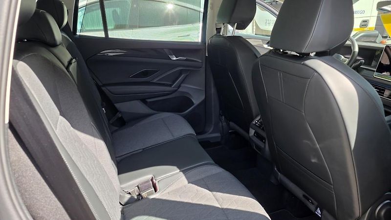 Volkswagen Tayron (2025) 1.5 eTSI 110 kW DSG7 zár.5let - fotka 14 z 36