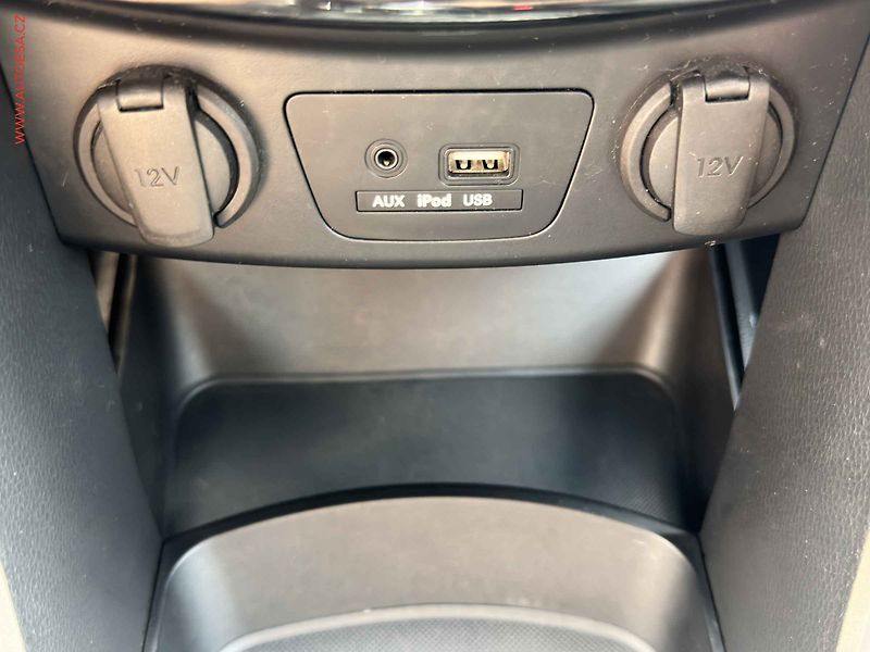 Hyundai i30 (2016) 1.6CRDI, STK7/28 - fotka 14 z 18