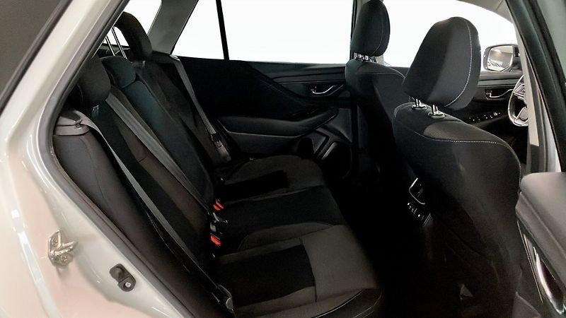 Subaru Outback 2.5i 4WD Active + tažné - fotka 12 z 24