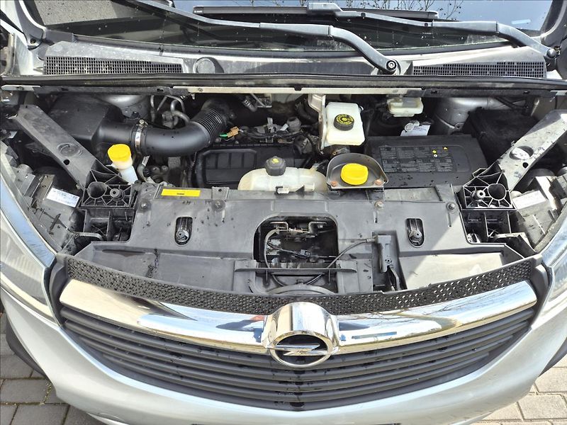 Opel Vivaro (2016) 1,6 CDTi 8 9 Míst TZ Tempomat - fotka 28 z 30