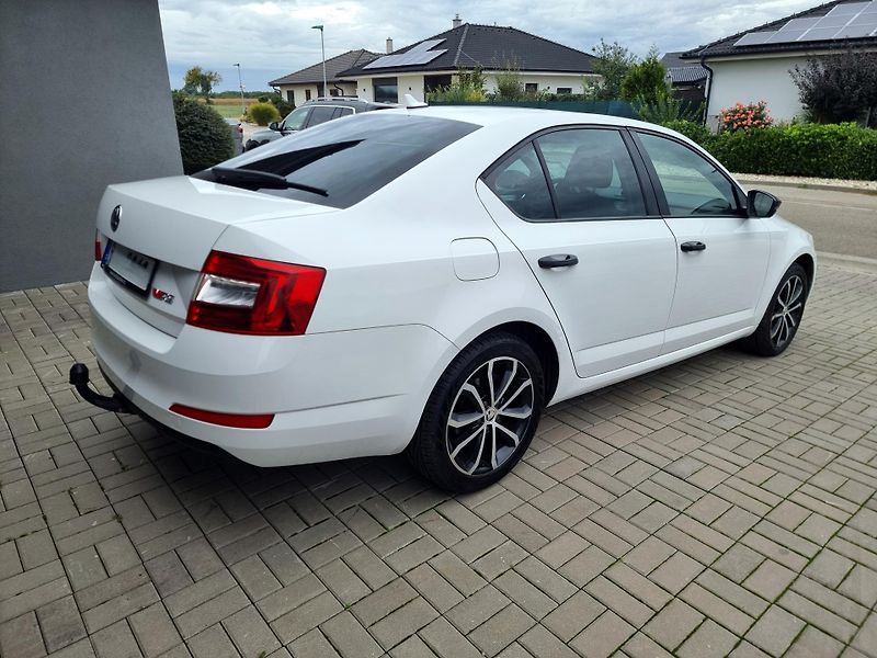 Škoda Octavia (2013) - fotka 4 z 20