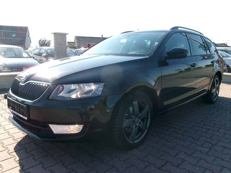 Škoda Octavia 2,0 TDI AUTOKLIMA - fotka 2 z 40
