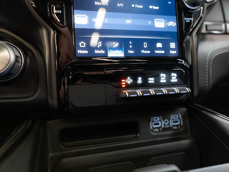 Dodge RAM (2024) 5.7 Limited Night Edition - fotka 29 z 47