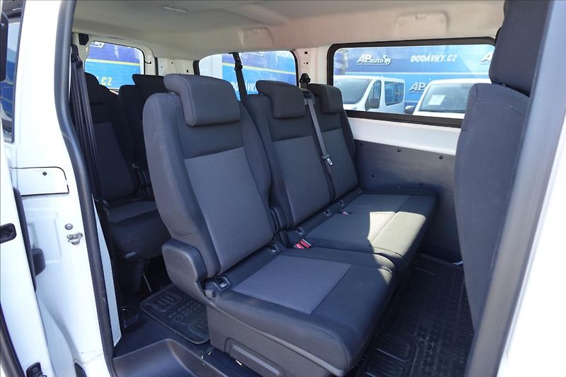 Peugeot Expert 2,0 HDI  Traveller L3H1 8MÍST - fotka 21 z 36