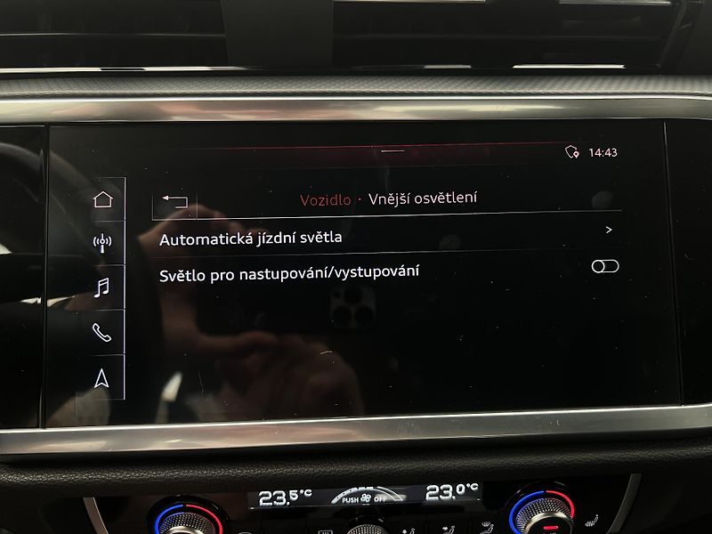 Audi Q3 35 TFSI AUT CZ - fotka 32 z 42