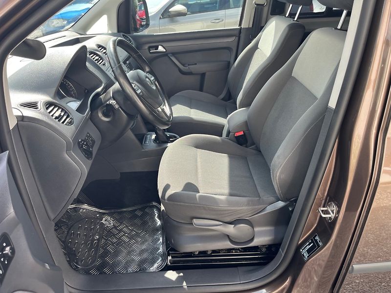 Volkswagen Caddy (2013) 1.6 TDI - fotka 7 z 24