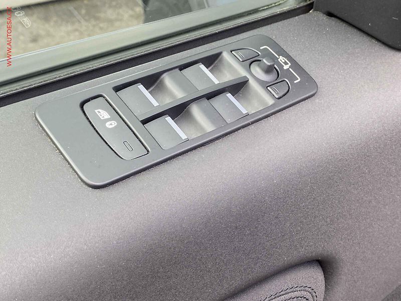 Land Rover Discovery Sport (2019) 2.0 TD4 D180 SE, AT, LED - fotka 11 z 21