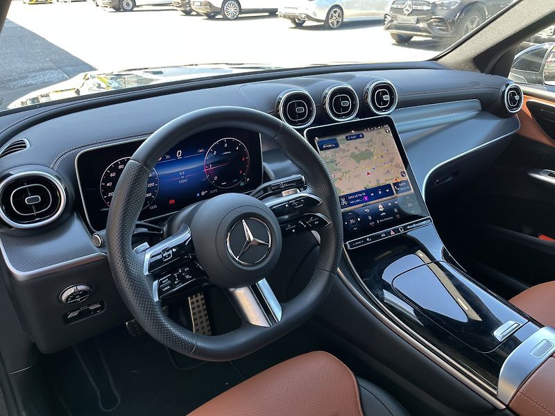 Mercedes-Benz GLC SUV 220d 4MATIC AMG Line - fotka 10 z 18