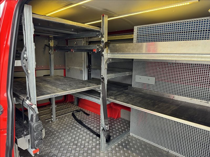 Volkswagen Transporter 2,0 TDI DSG LONG DPH 1.maj. ČR - fotka 25 z 50