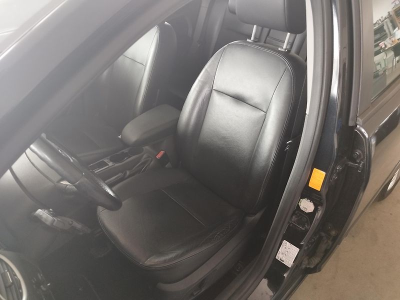 Ford Focus (2006) 2,0i,107KW,AUTOMAT,XEN,ALU,NAV - fotka 18 z 36