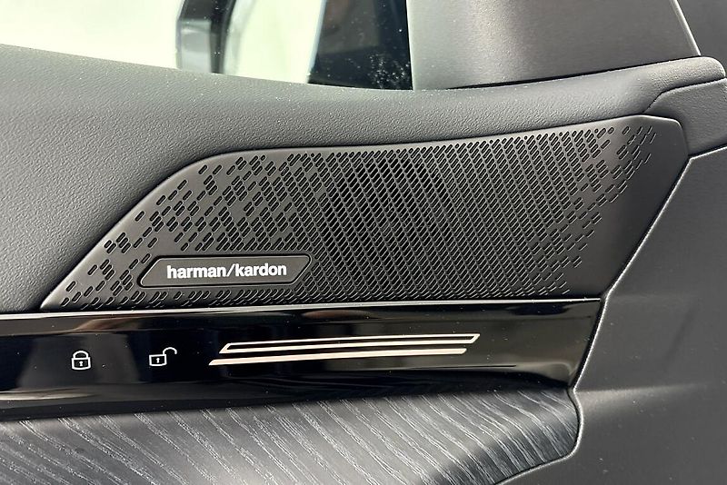 BMW Řada 5 540d xDrive Touring - fotka 18 z 20