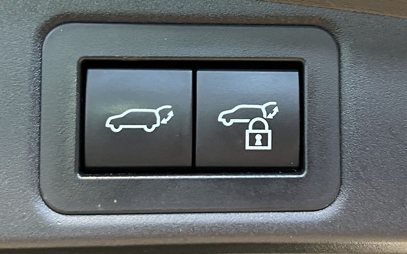 Toyota Corolla 2.0 Hybrid AT GR SPORT DYNAMIC - fotka 12 z 17