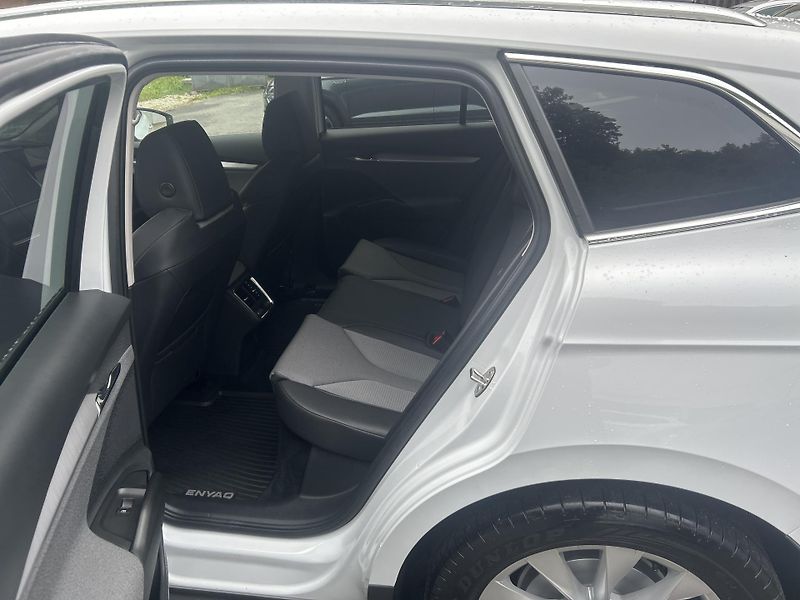 Škoda Enyaq 150kw, iV80 19ALU SOH 90% - fotka 12 z 51