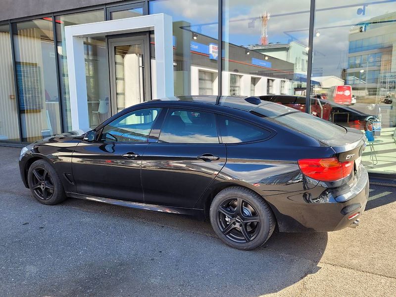 BMW Řada 3 330d GT M Paket - fotka 2 z 37