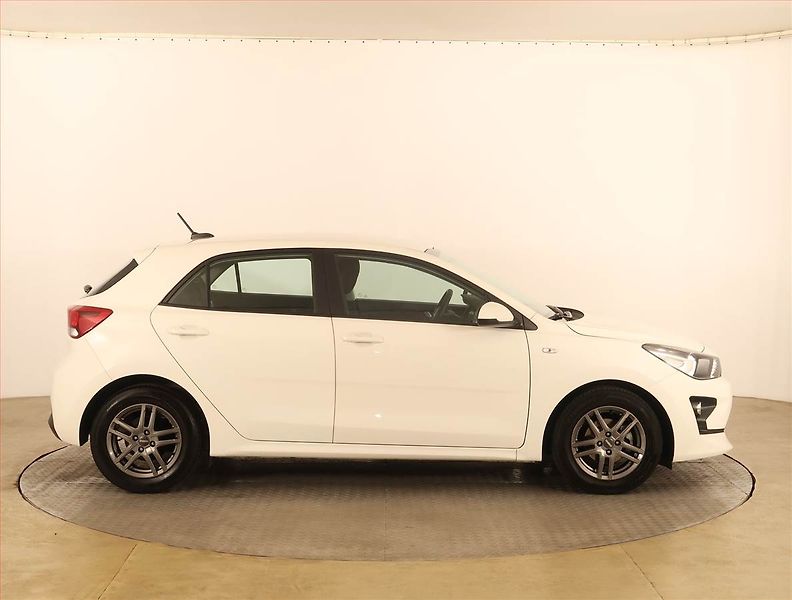 Kia Rio (2021) 1.2 DPI, Serv.kniha - fotka 6 z 16