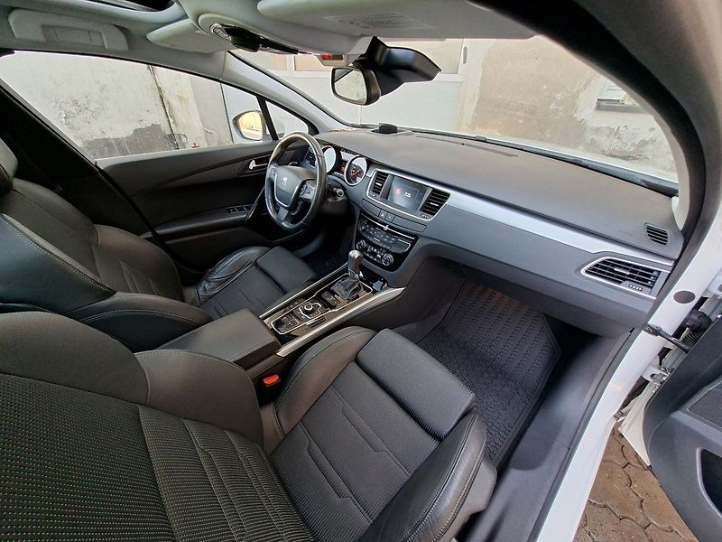 Peugeot 508 SW GT 2.2 HDI 204k AUT6 - fotka 14 z 27