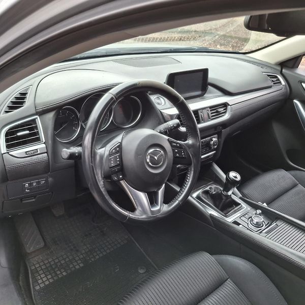 Mazda 6 2.0 121 KW Facelit 1. majitel - fotka 33 z 46