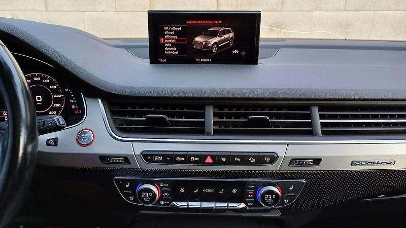 Audi SQ7 S-LINE 4.0 TDI 320kW 7míst. - fotka 33 z 50