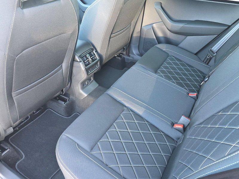 Škoda Karoq (2026) SPORTLINE 4X4 TDI 2.0/110KW A7 - fotka 24 z 35
